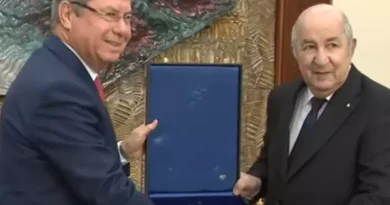 الرىيس تبون يكرم بوسام الاستحقاق الأعلى للحركة الرياضية المتوسطية