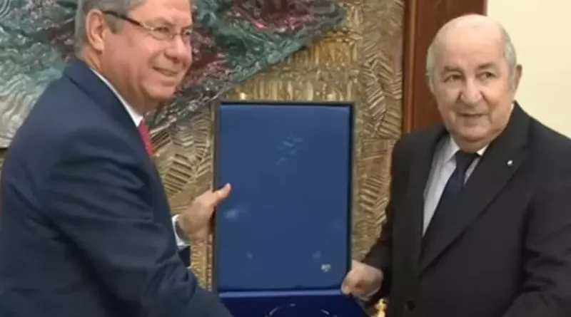 الرىيس تبون يكرم بوسام الاستحقاق الأعلى للحركة الرياضية المتوسطية