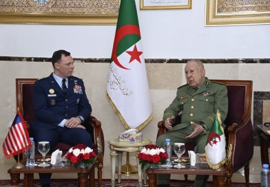 الفريق أول شنقريحة يستقبل قائد أفريكوم