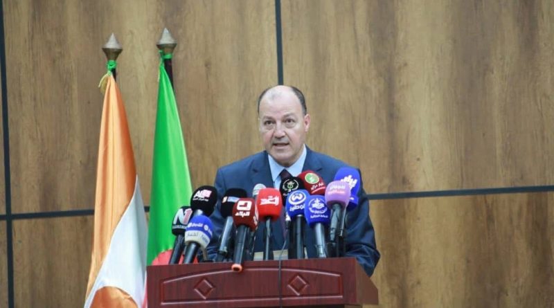 محمد حطاب: استقبال الطلبة النيجريين بالجزائر يمثل تعبيرا صادقا عن العمق الإفريقي للجزائر”