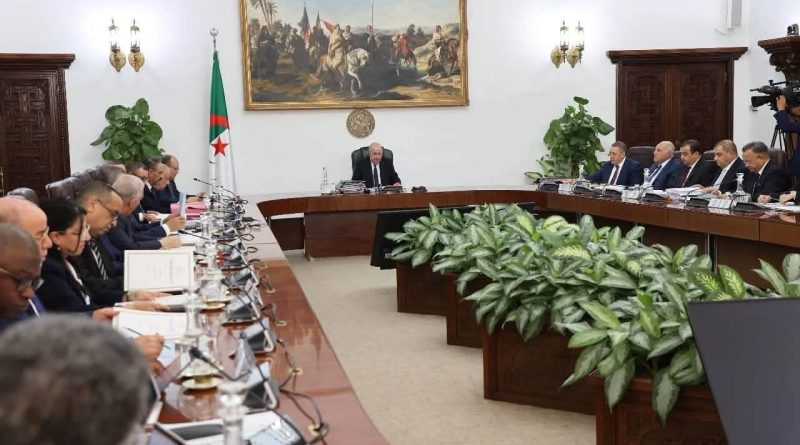 رئيس الجمهورية  يأمر بإدراج زيادات الأجور في قانون مالية 2027 واستكمال خط السكة إلى تمنغست نهاية 2028