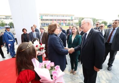 أشرف عليها رئيس مجلس الأمة، بتكليف من رئيس الجمهورية… رئيسة المجلس الشعبي الوطني تشارك في مراسم افتتاح سيلا 2026